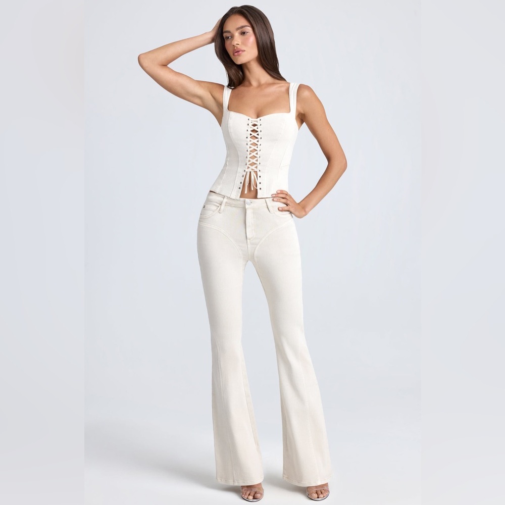 Oh Polly “Devyn” Petite Mid-Rise Flared Jeans – Ecru – Size 4 (NWT)